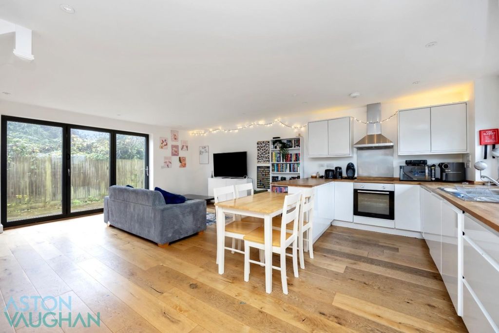 Property photo 1 of 9 4632670