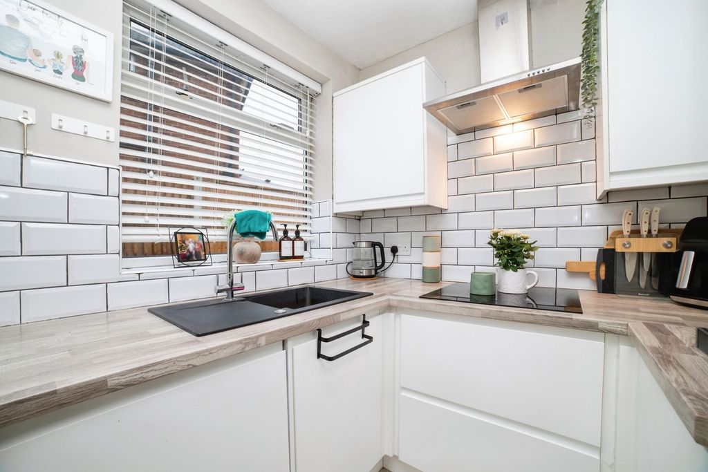 Property photo 2 of 19 Pbox-Img.Jpg