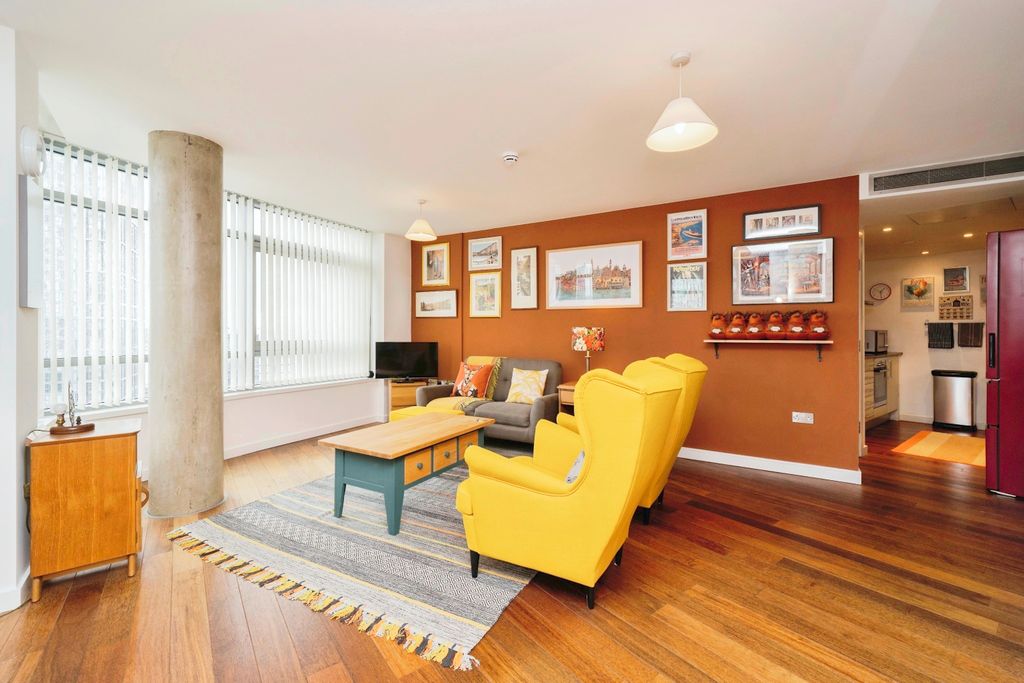 Property photo 2 of 14 Photography