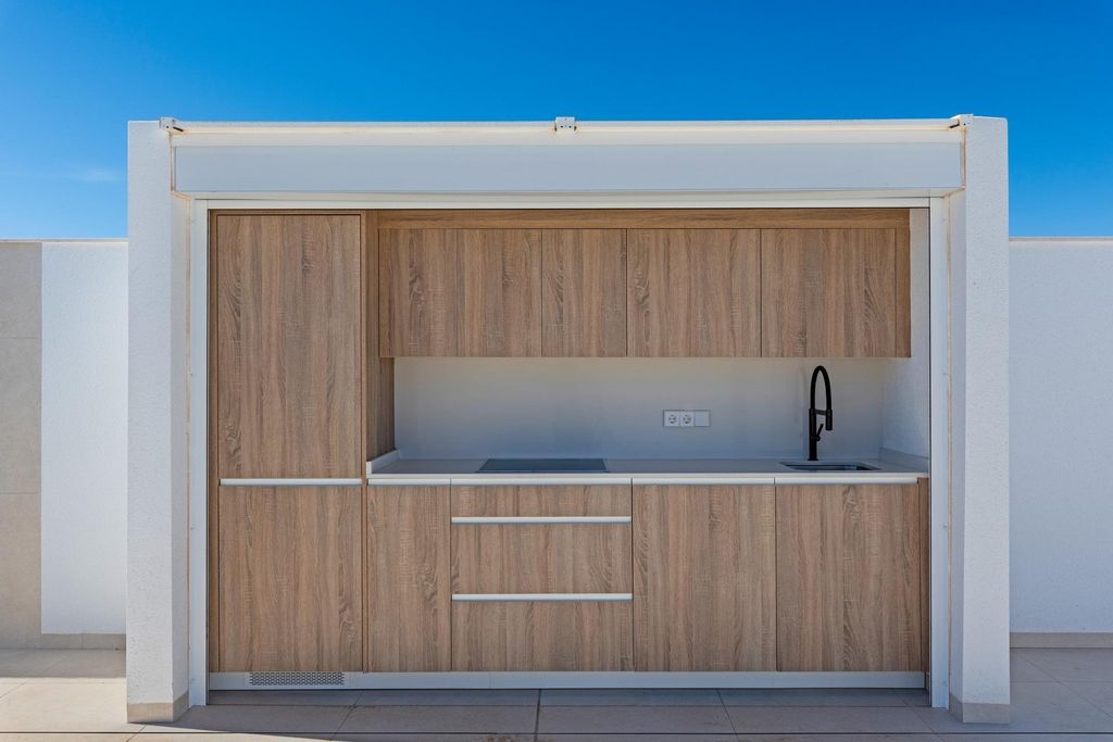 Property photo 3 of 27