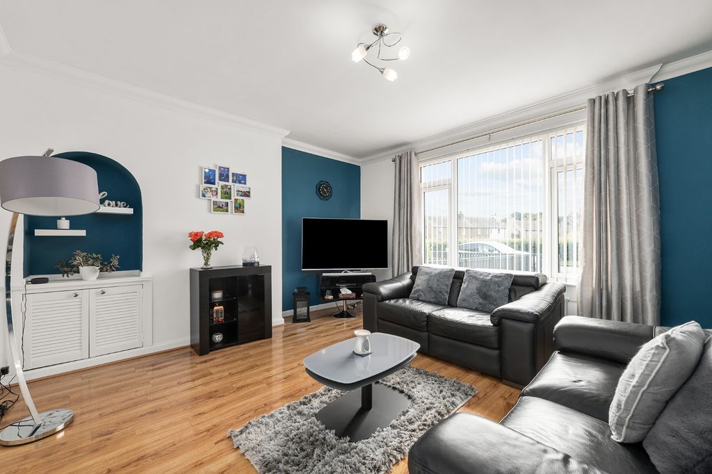 Property photo 2 of 32 4428904