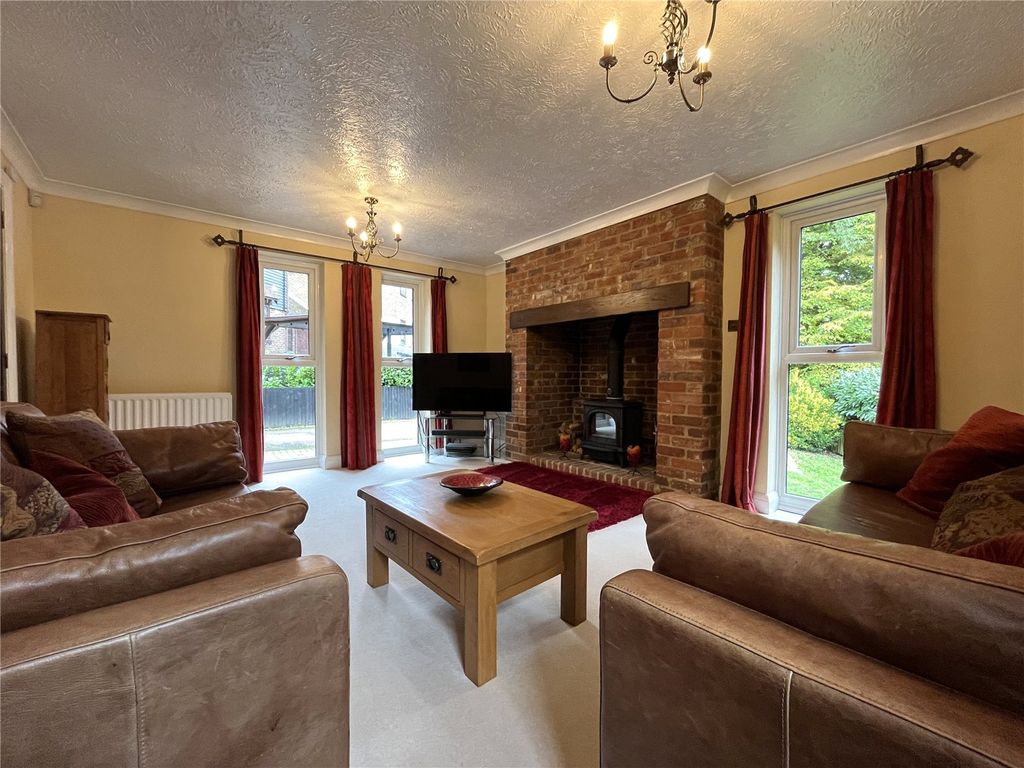 Property photo 2 of 24 Picture No. 18