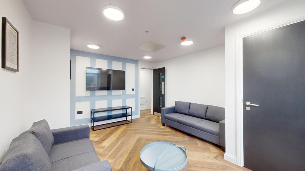 Property photo 2 of 23 A Stylish And Spacious Modern Living Room, Perfect...