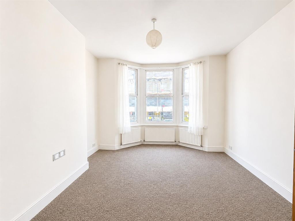 Property photo 2 of 19 62.Png