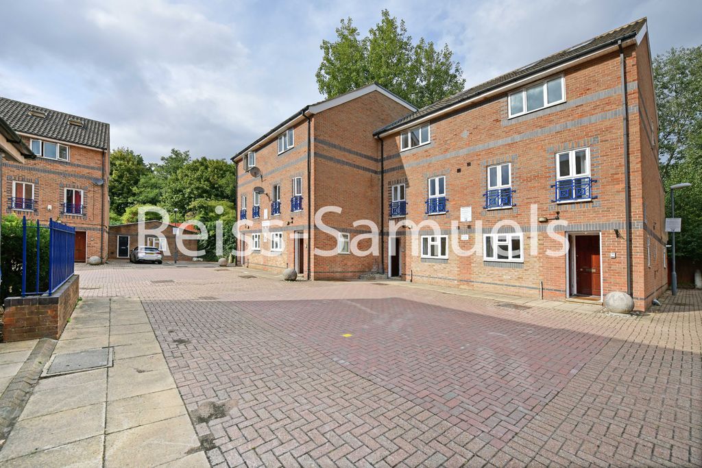 Property photo 2 of 47