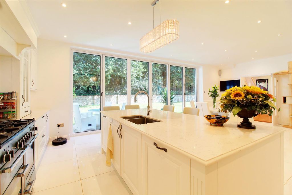 Additional image 15 of 5 bed detached house for saleDixons Hill Close, North Mymms AL9