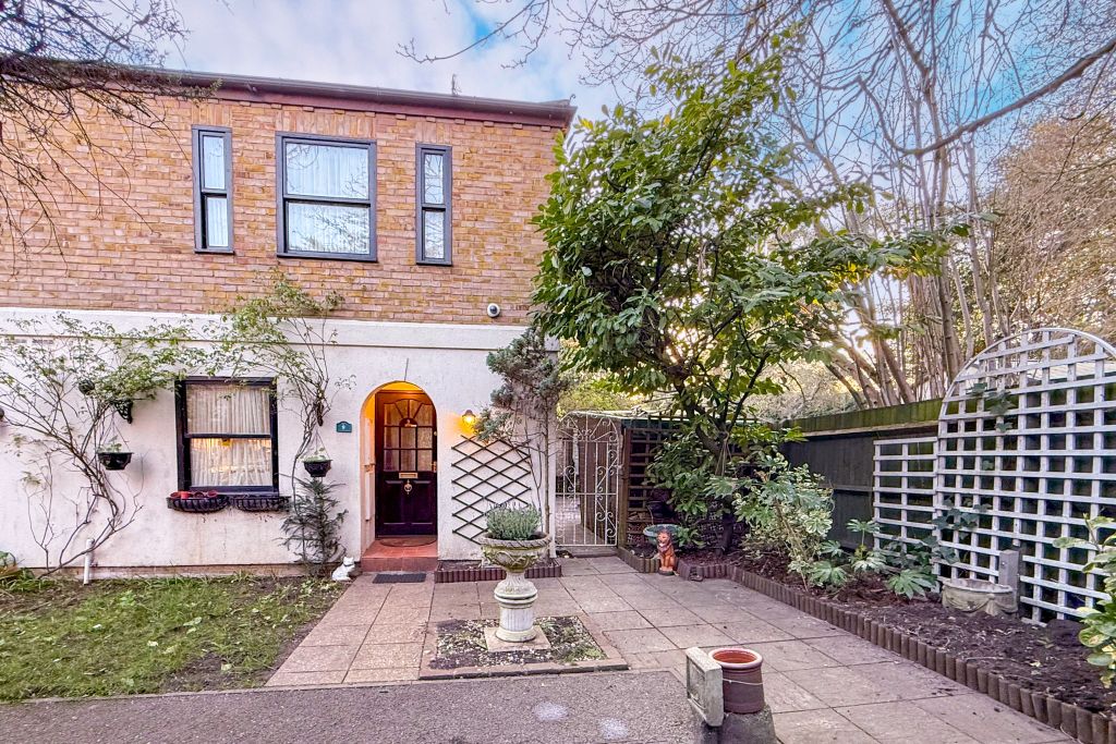 Property photo 1 of 15