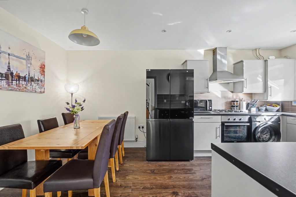 Property photo 3 of 18 4917217