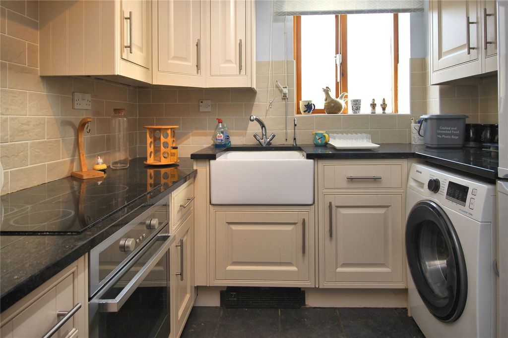 Property photo 2 of 10 Picture No. 03