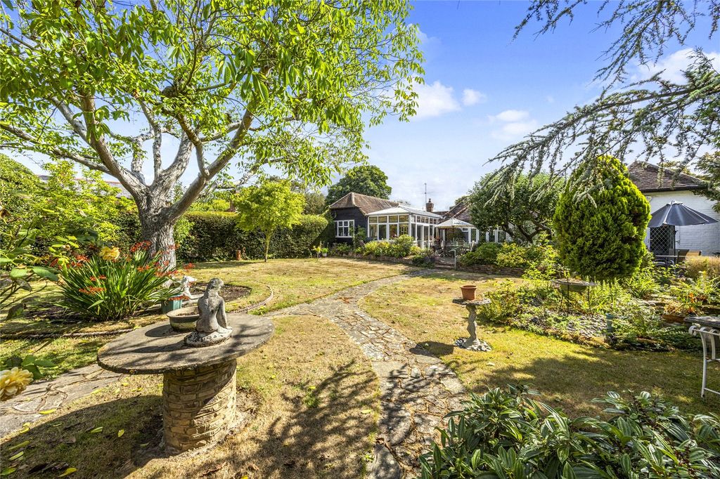 Property photo 3 of 18 Garden