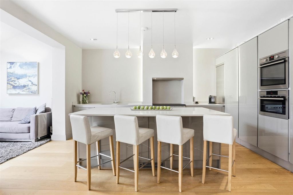 Property photo 3 of 45 1637269957 - 19.Jpg