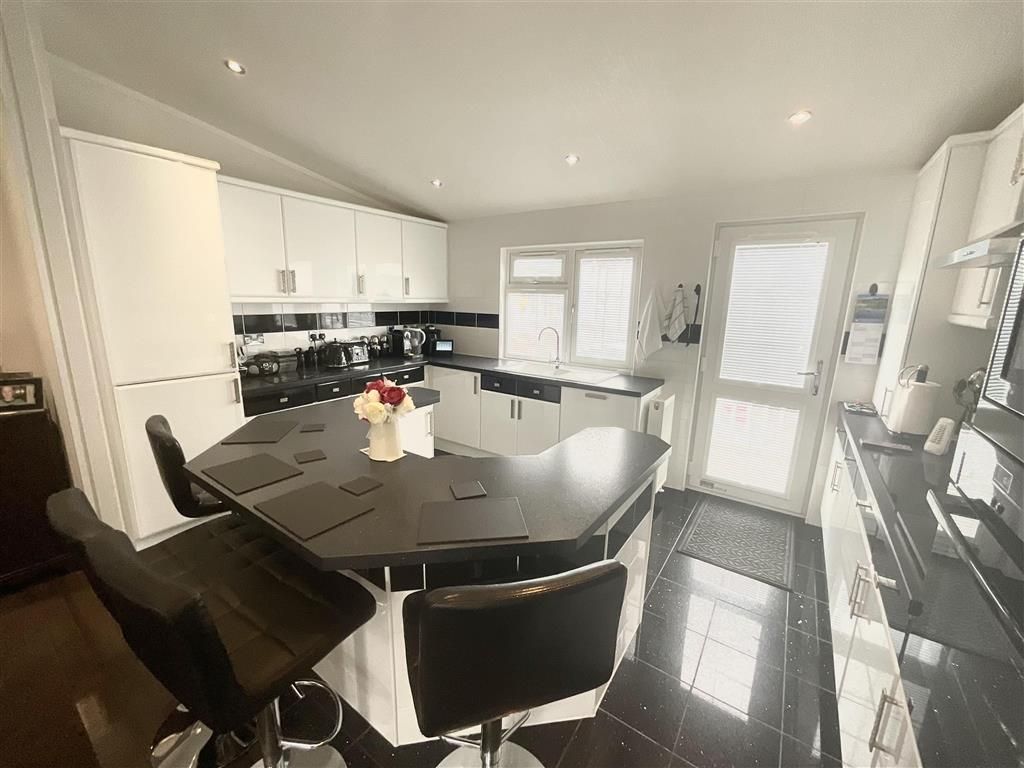 Property photo 1 of 14 Kitchen/Diner