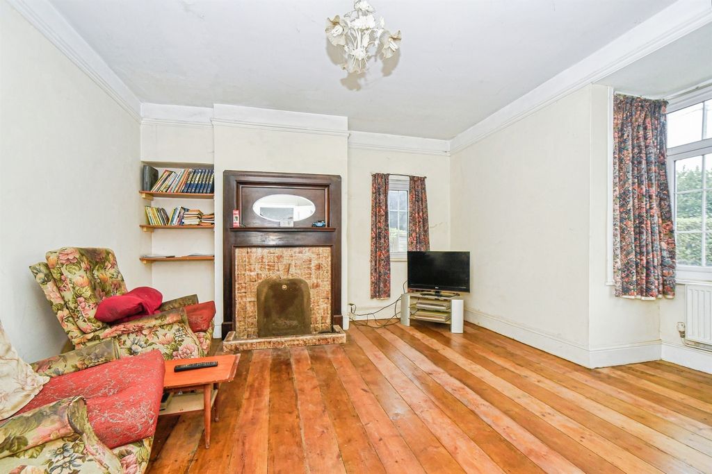 Property photo 3 of 17