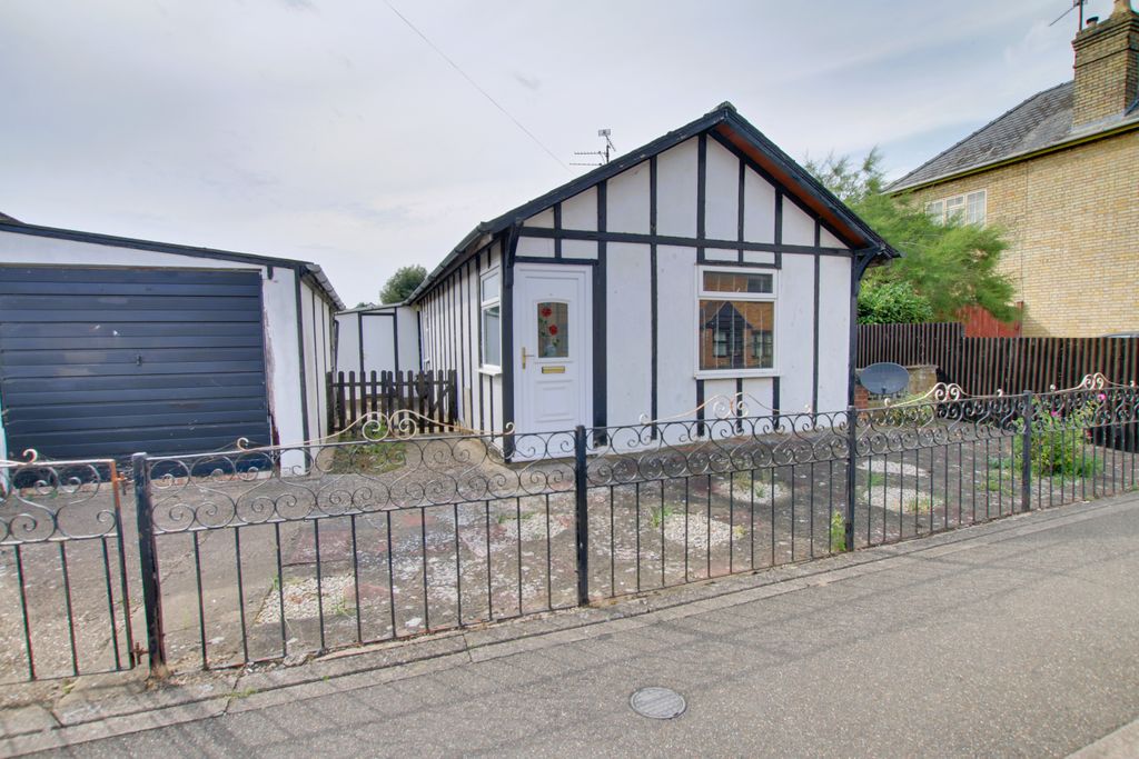 Property photo 1 of 9