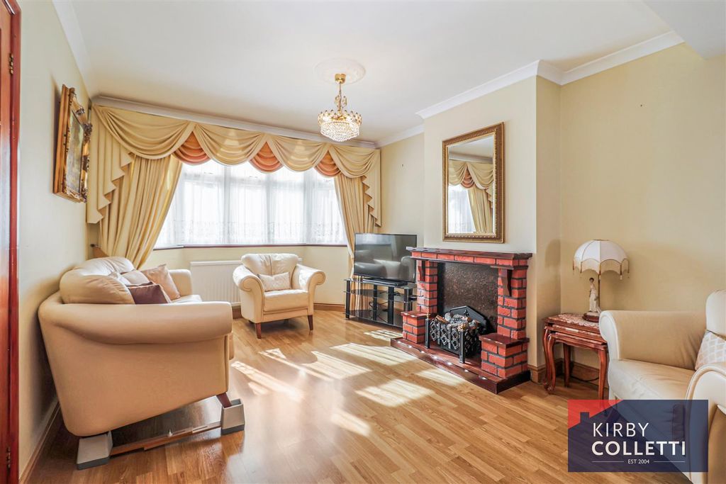 Property photo 2 of 22 Lounge/Dining Room