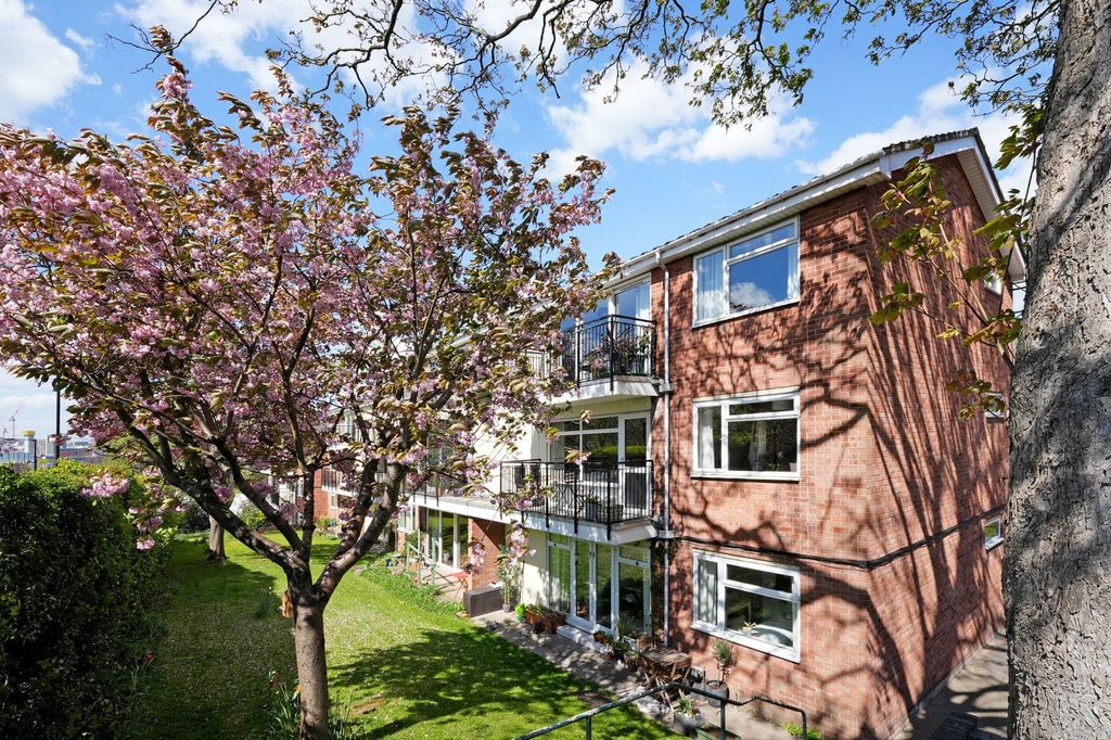 Property photo 1 of 24