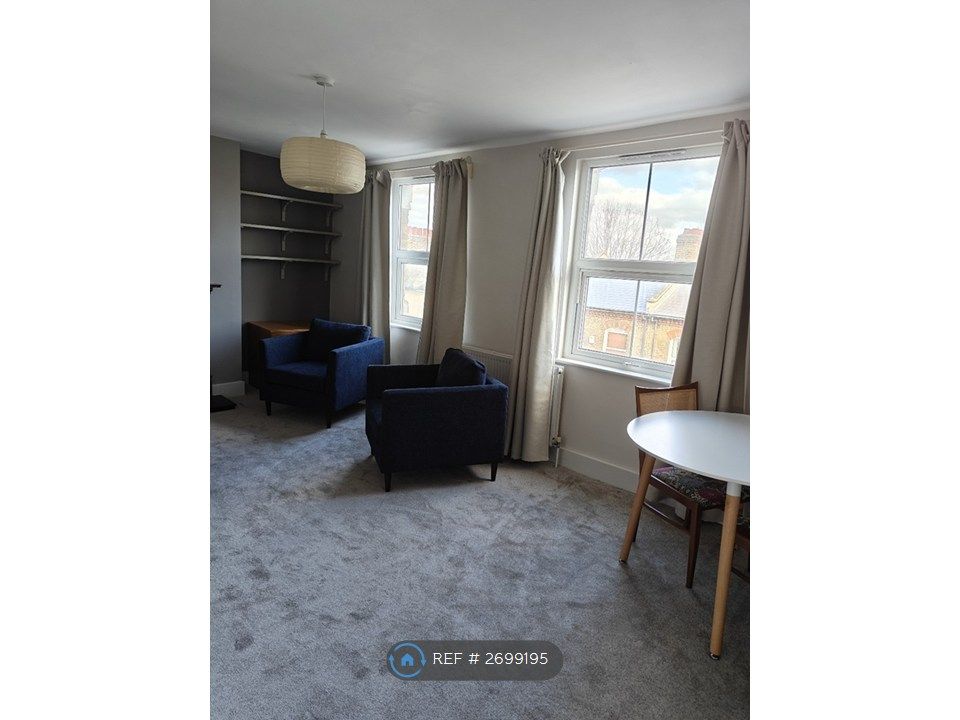 Property photo 2 of 10 Lounge