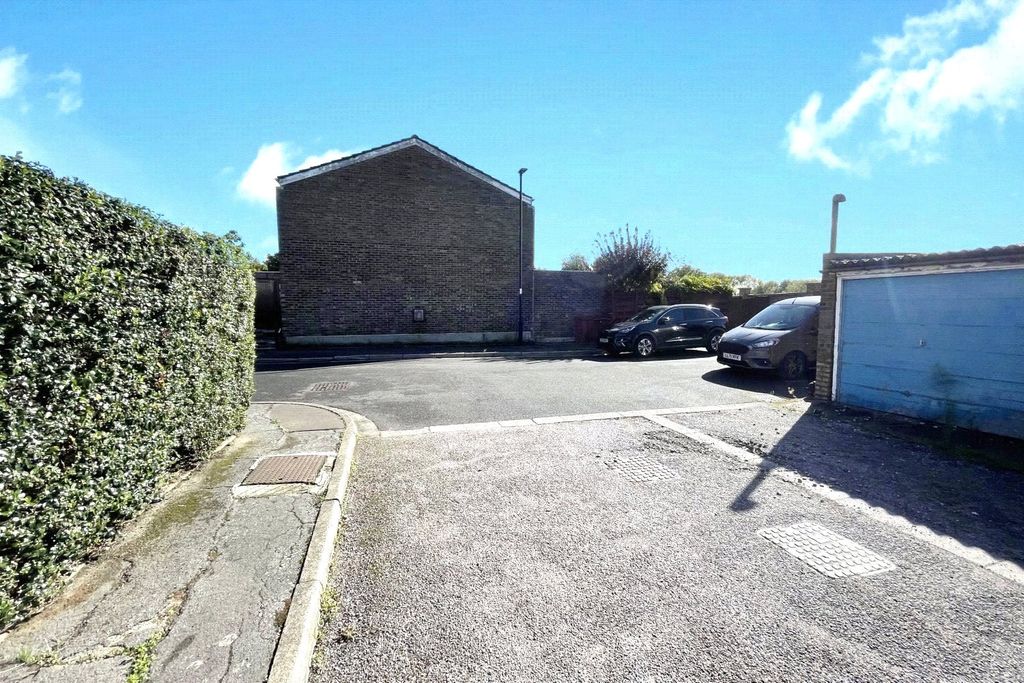 Property photo 2 of 5 Picture No. 05