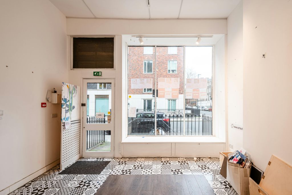 Property photo 2 of 9 Leigh St 6  7.Jpg