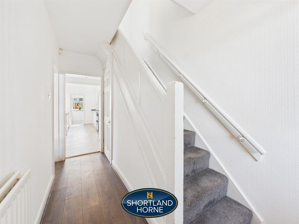 Property photo 2 of 25