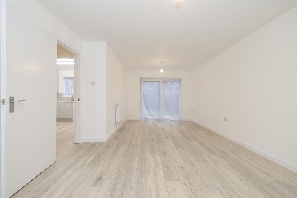 Property photo 2 of 21 Coopers Estate Agents