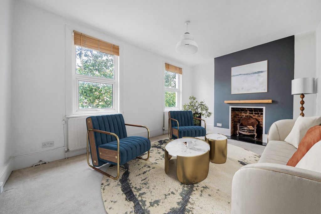 Property photo 3 of 8 Picture No. 10