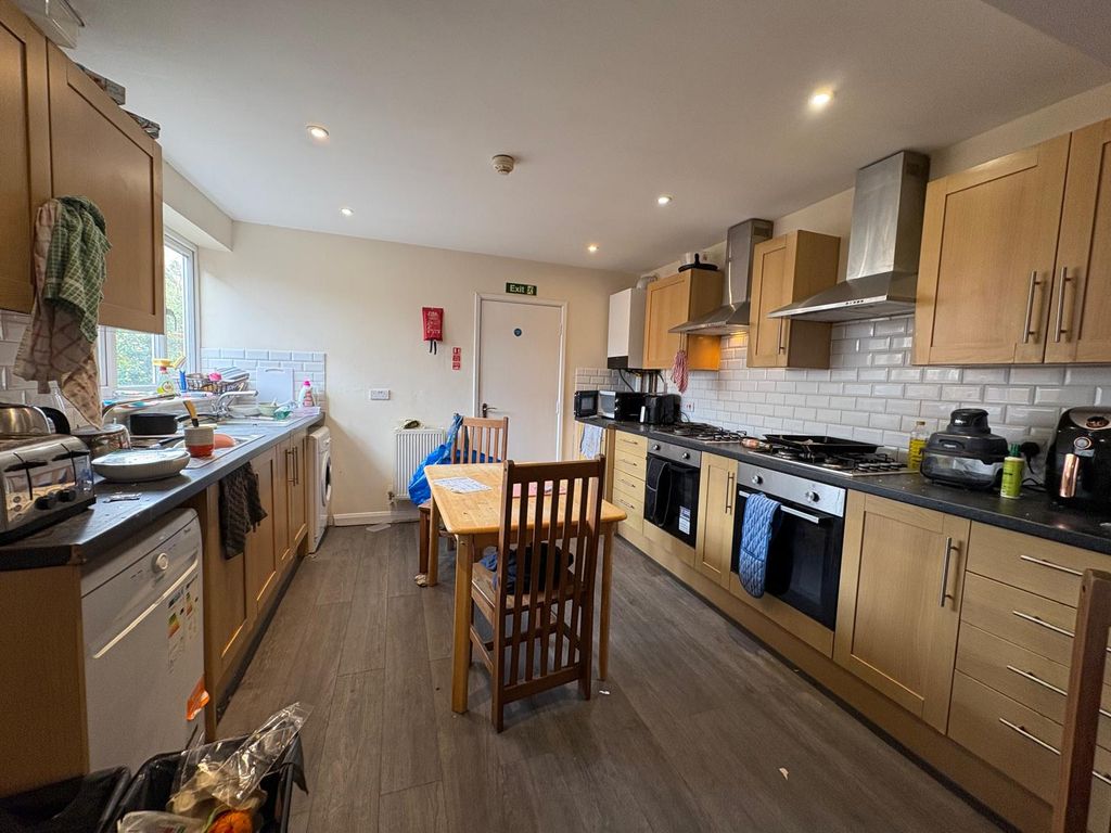 Property photo 3 of 14 Photo-2025-10-30-17-08-11