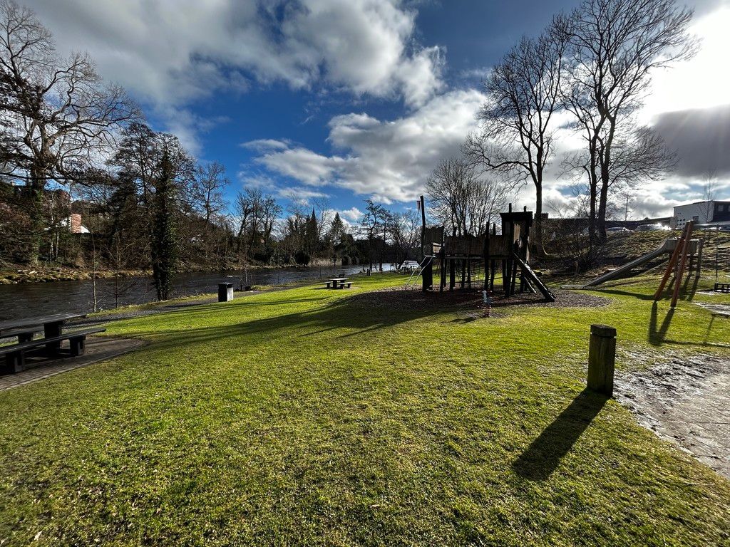 Property photo 2 of 20 River 2