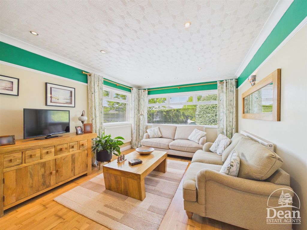 Property photo 2 of 33