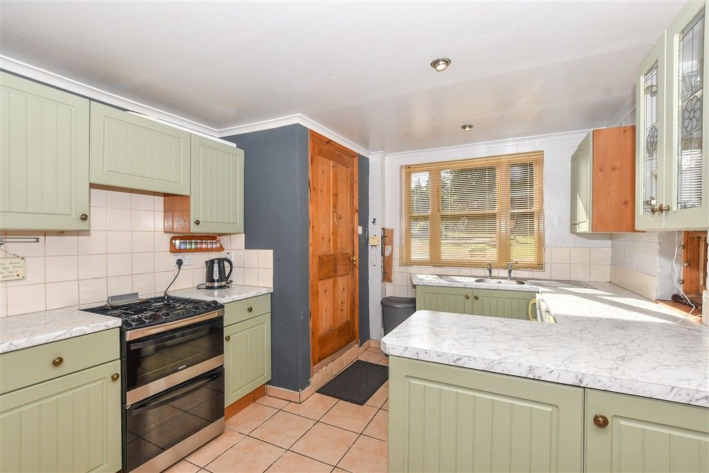 Property photo 2 of 17 Kitchen