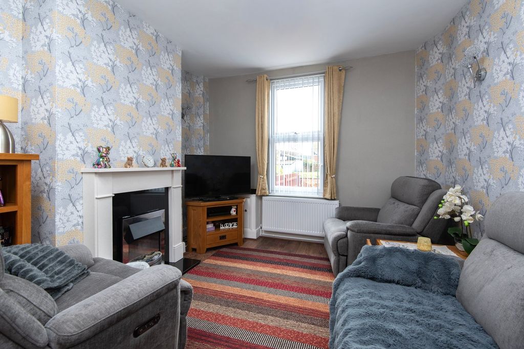 Property photo 2 of 12