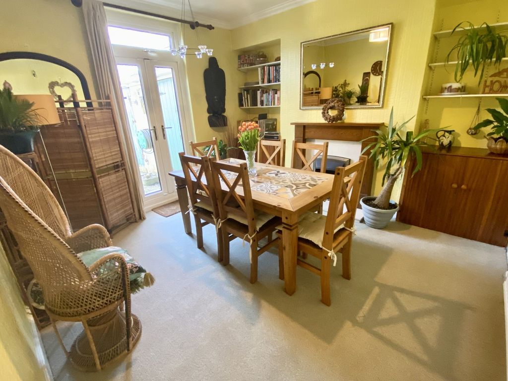 Property photo 3 of 14 Dining Room