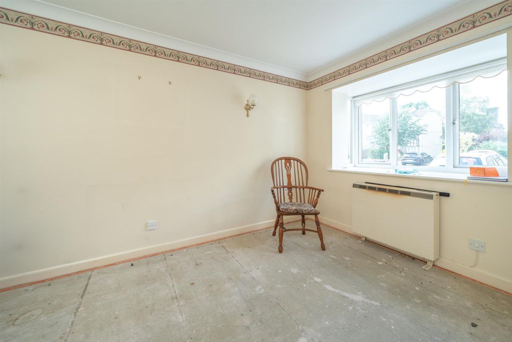 Property photo 2 of 8