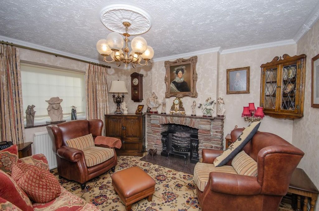 Property photo 2 of 21 Lounge Pic 2.Jpg