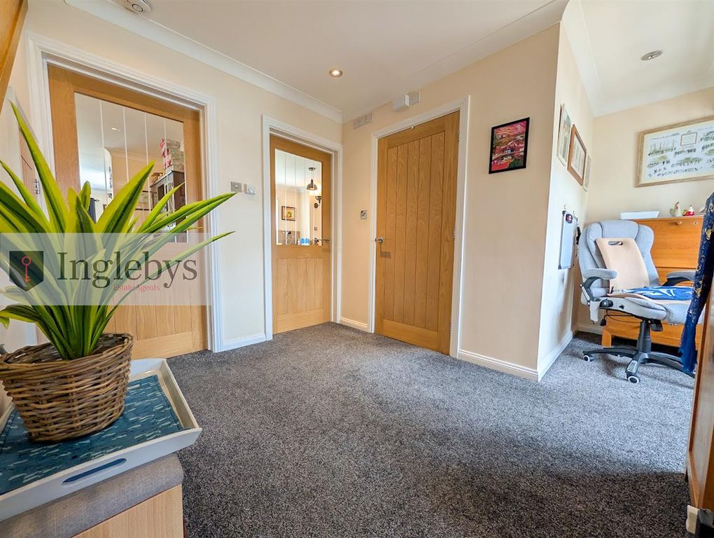 Property photo 3 of 45