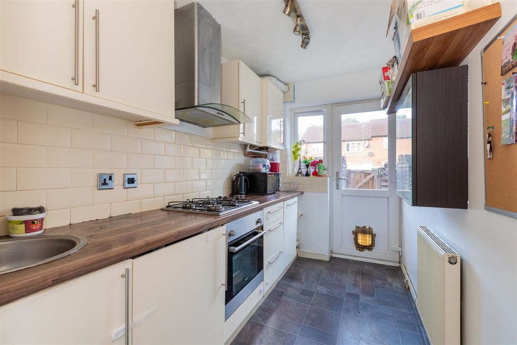 Property photo 3 of 15 39 Haig Drive-14.Jpg