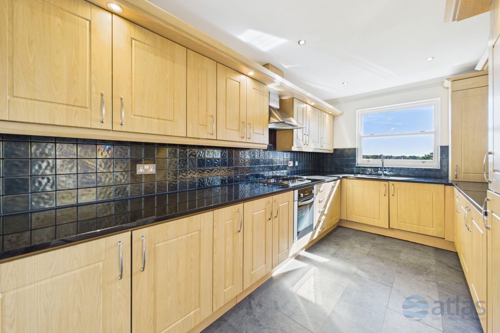 Property photo 3 of 11 Kitchen