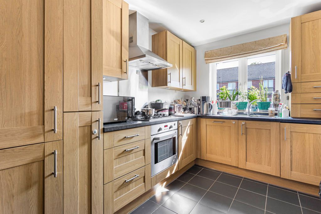 Property photo 3 of 15 Kitchen