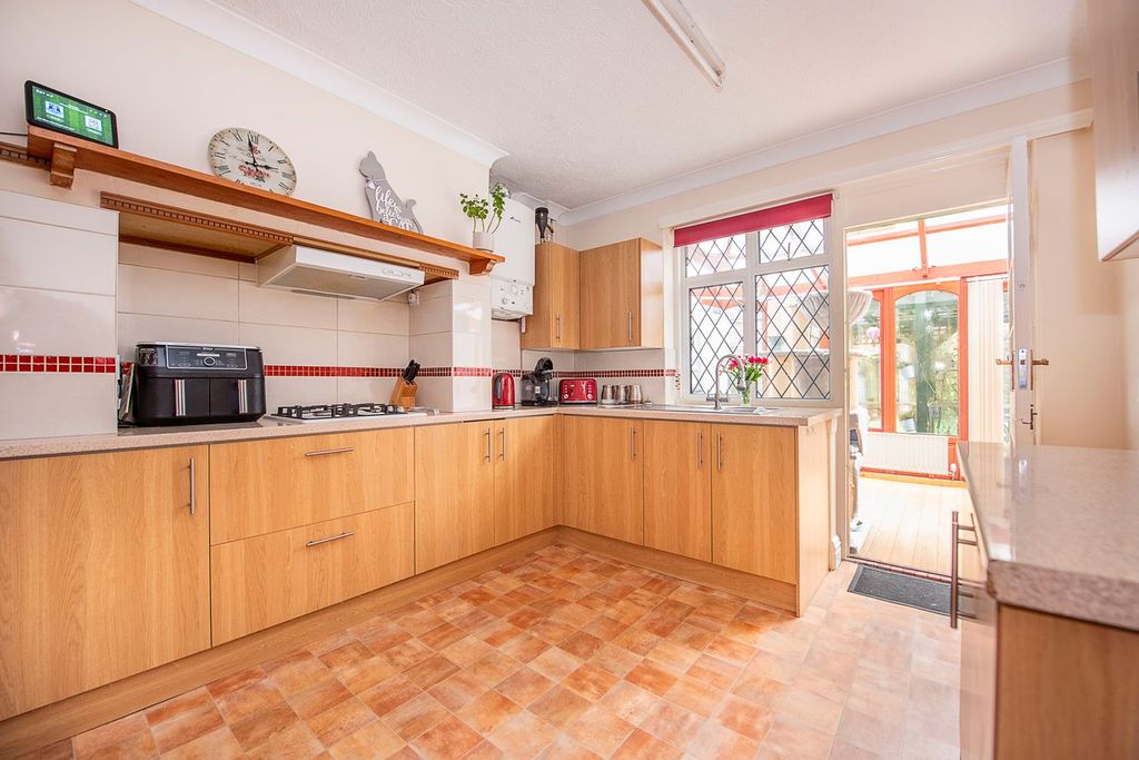 Property photo 2 of 26 Kitchen