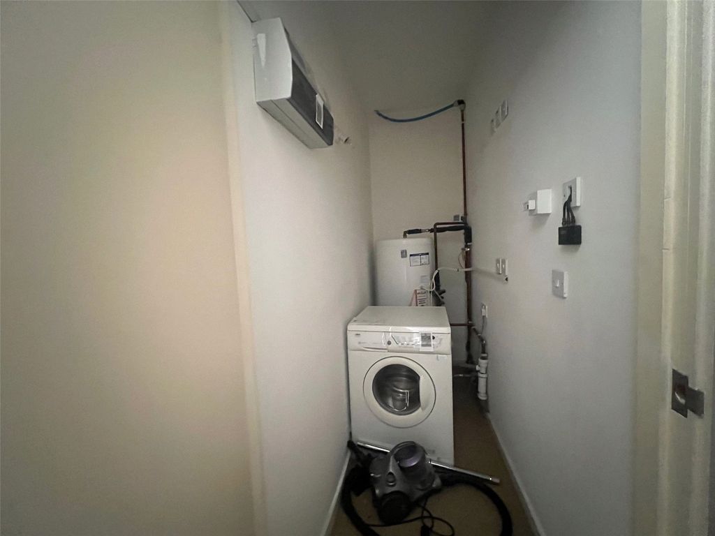 Property photo 3 of 15 Picture No. 02