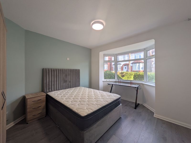 Property photo 1 of 12 Photo 11