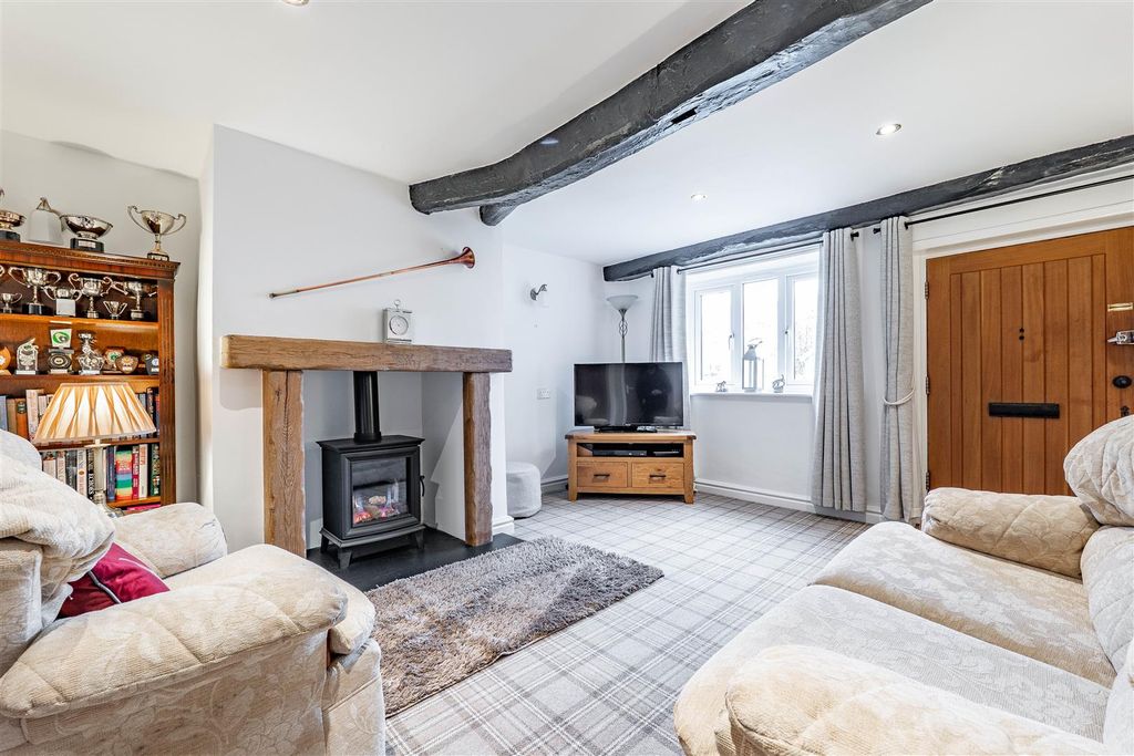 Property photo 2 of 29 Lounge