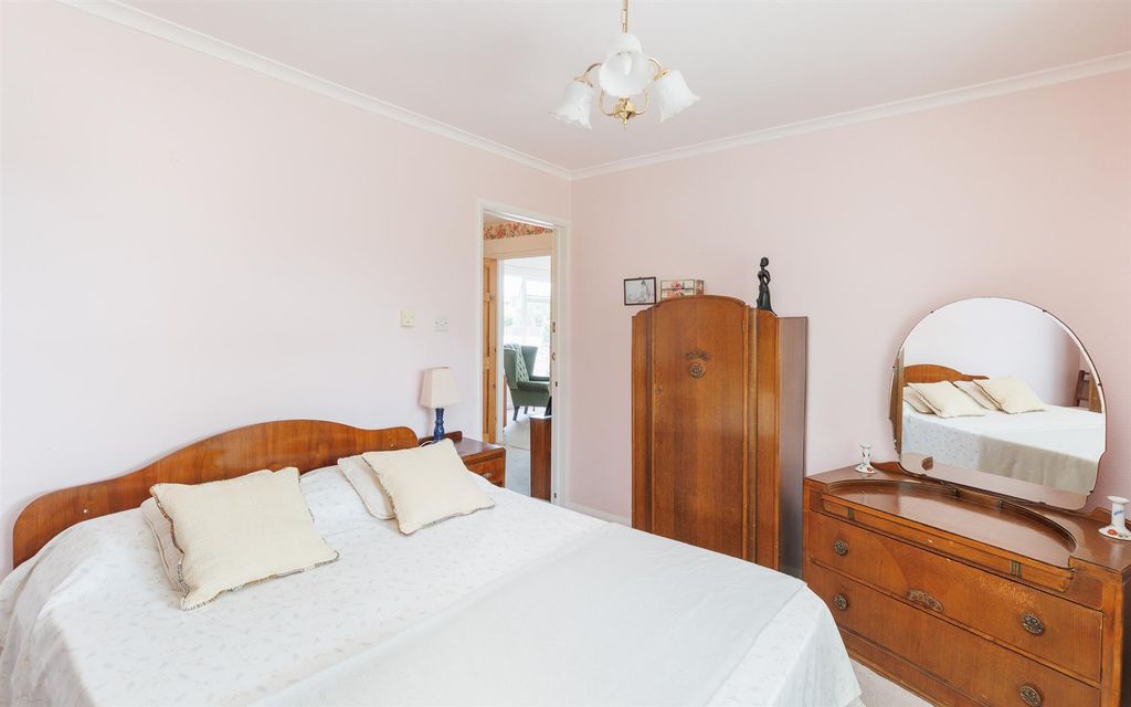 Property photo 3 of 23 17.Jpg