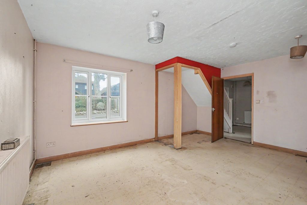 Property photo 3 of 17 1 Paddock Close, Lydd, Romney Marsh, Kent, Tn29 9BT