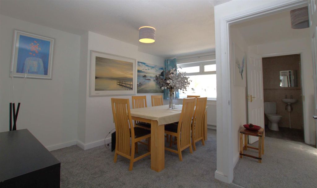 Property photo 3 of 10 Dining Room