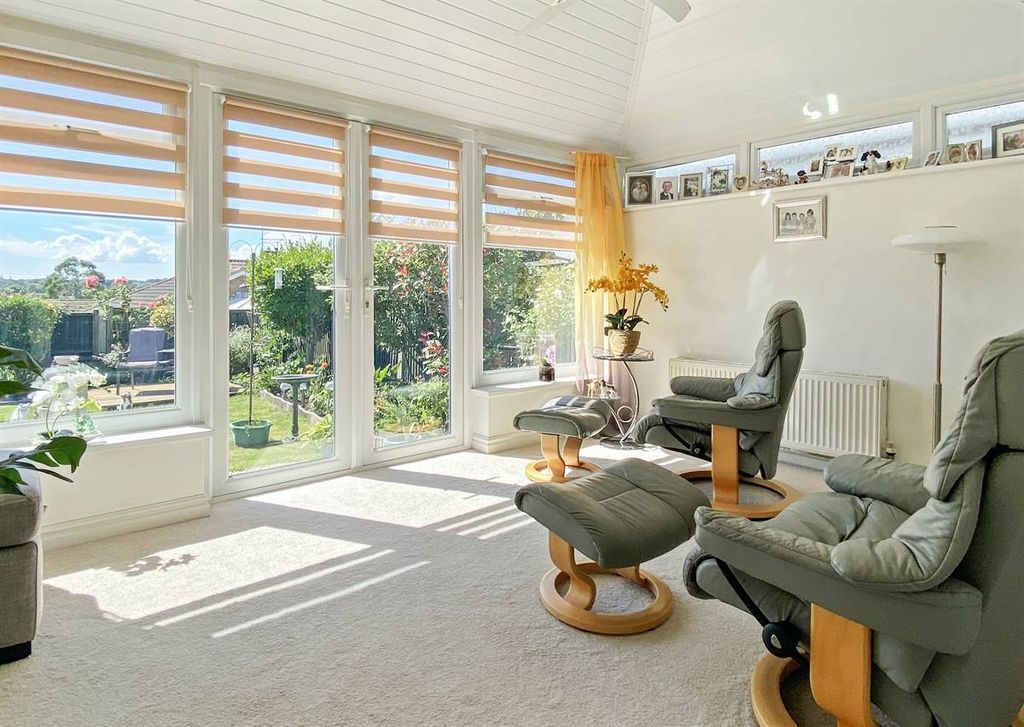 Property photo 2 of 21