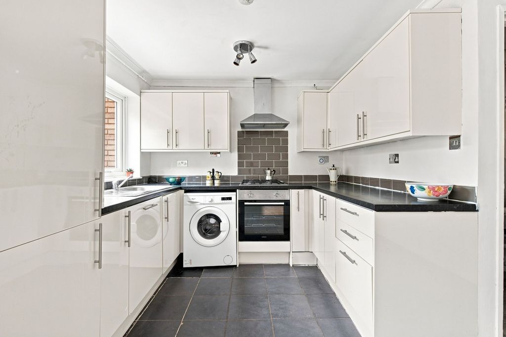 Property photo 3 of 9