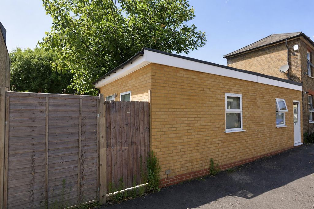 Property photo 1 of 1 Chatgpt Image Jan 26, 2026, 04_46_18 Pm.Png