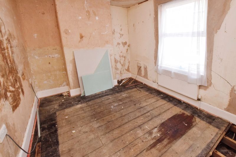 Property photo 2 of 6 Photo 4