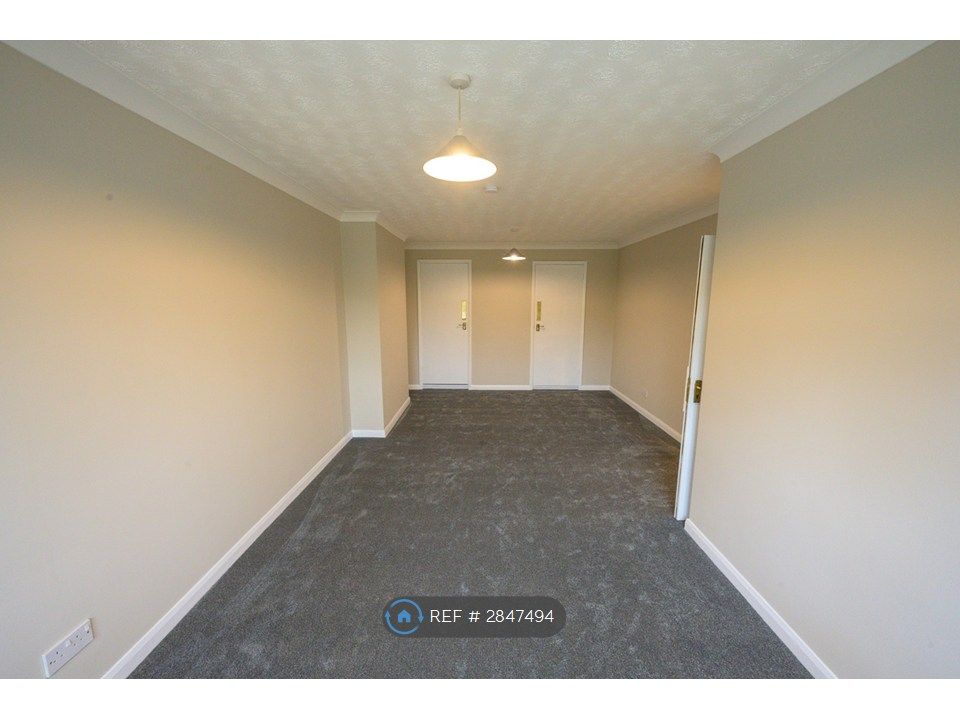 Property photo 1 of 13 Bedroom